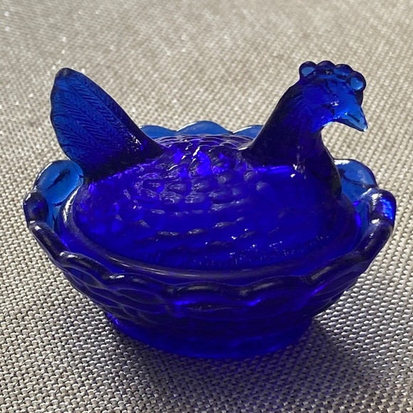 Degenhart Art Glass Art Degenhart Boyd Cobalt Blue Glass Hen On